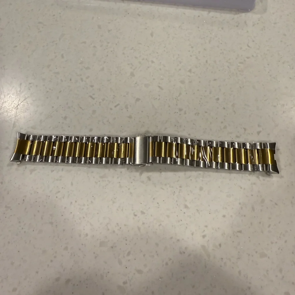 Men’s Apple Watch Band, Stainless Steel, Gold and Silver toned, NWT